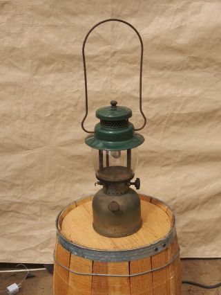 Vintage Coleman Kerosene Lantern No.  242a