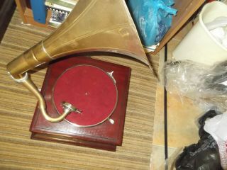 His Masters Voice VTG Phonograph Gramophone with Record & Extra Needles, 7