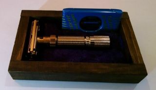 Vintage Razor - - Gillette Adjustable Gold - Plated Executive with Case & NOS Blades 2