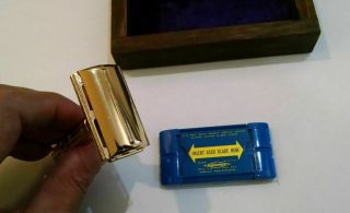 Vintage Razor - - Gillette Adjustable Gold - Plated Executive with Case & NOS Blades 3