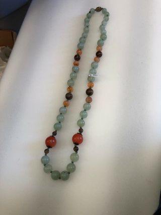 VINTAGE CHINESE GREEN JADE AND CARNELIAN BEAD NECKLACE 2