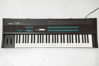 Yamaha DX7 vintage digital synth 3