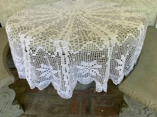 Round White Lace Tablecloth Hand Crochet Cotton Table Topper Doily 70” Vtg.