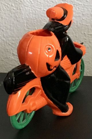Vint RARE 1950 ' s Halloween Rosbro Rosen Plastic Witch Motorcycle Candy Container 6