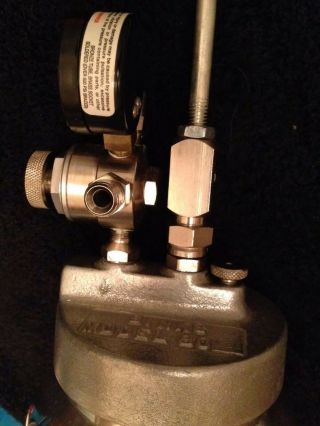 Binks Model 80 - 228 NOS saved 34 Years 2 - Quart pressure pot Vintage 4