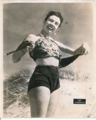 1944 Ww2 Cheesecake Press Photo French Girl On Front Camo Parachute Silk Halter