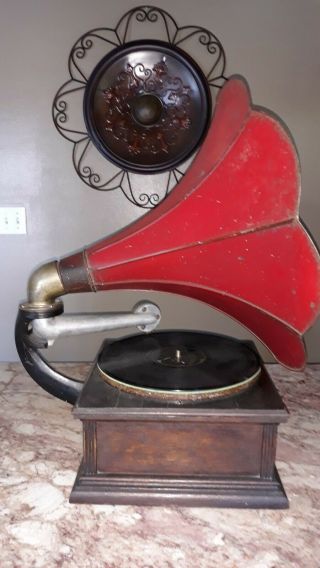 Vintage Standard Model A Phonograph w/ Horn 9