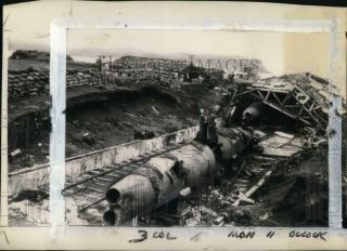 1943 Press Photo Submarines Left On Japanese Camp In Kiska,  World War Ii