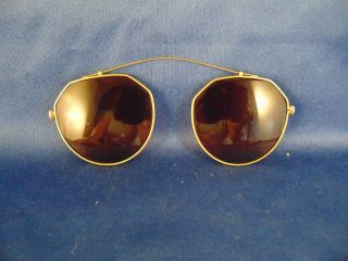 Vintage Oliver Peoples Clip On Sun Glasses Gold Frame 4 1/4 " Wide Semi Round