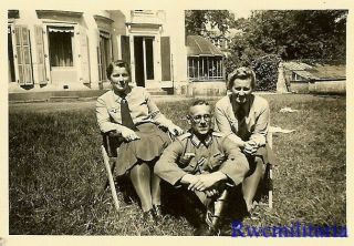 Rare: Female Wehrmacht Helferin Blitzmädel Girls W/ Officer; France 1941