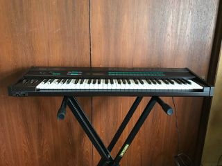 Yamaha DX7 vintage digital synth with case battery & 4