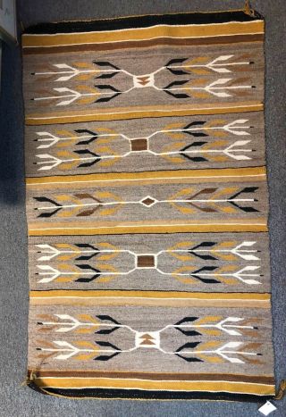 VINTAGE C1950 NAVAJO WIDE RUINS RUG,  ARROWS,  VEGETAL DYES,  51 1/4 