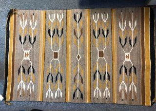 VINTAGE C1950 NAVAJO WIDE RUINS RUG,  ARROWS,  VEGETAL DYES,  51 1/4 