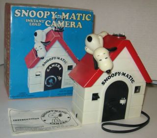 Vintage Peanuts Snoopy - Matic Doghouse 126 Film Camera 975