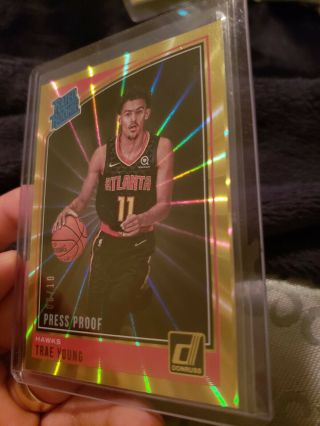 2018 - 19 Donruss Rated Rookie Gold Laser TRAE YOUNG RC 6/10 Hawks  9