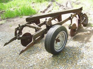 Vintage Ih Mccormick Farmall 400 450 460 Tractor - 3 Bottom Fast Hitch Plow