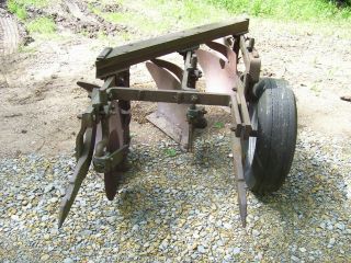 VINTAGE IH MCCORMICK FARMALL 400 450 460 TRACTOR - 3 BOTTOM FAST HITCH PLOW 6