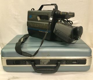 Panasonic Omnimovie VHS HQ Camcorder Vintage Case Cords Battery 7