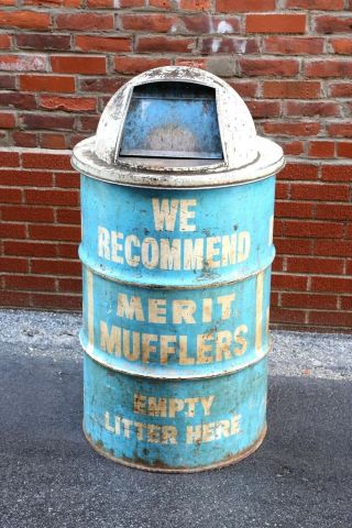 Vintage MERIT MUFFLER Metal Trash Can with Dome top Flip lid Door blue barrel 2