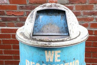 Vintage MERIT MUFFLER Metal Trash Can with Dome top Flip lid Door blue barrel 4