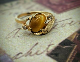 Gorgeous Vintage Honey Catseye 10k Gold Ring sz.  6.  5 2