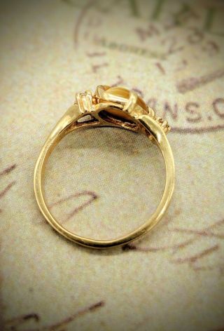 Gorgeous Vintage Honey Catseye 10k Gold Ring sz.  6.  5 4