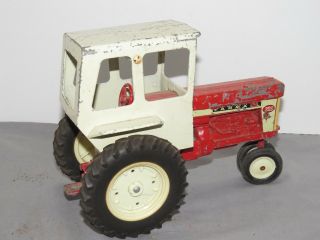 Vintage Ertl FARMALL 560 International IH Tractor with Cab 1:16 toy 4