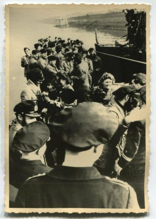 German Wwii Archive Photo: Kriegsmarine U - Boat Sailors Warmly Welcomed On Return