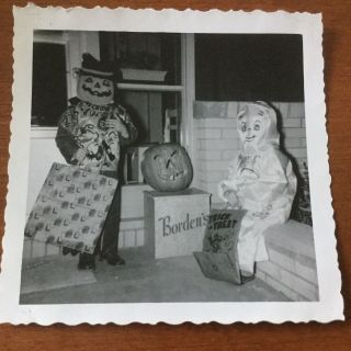 Vintage 1957 B/w Halloween Costume Trick Or Treat Snapshot Photograph Kids