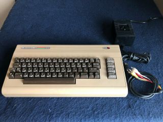 Vintage Commodore 64 Computer/keyboard -