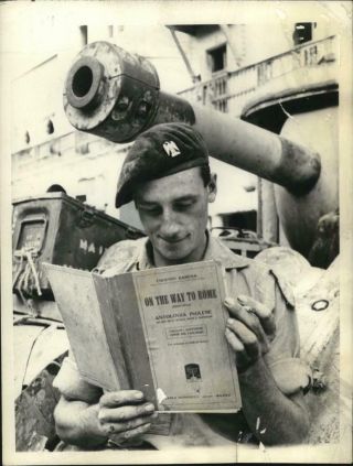 Wwii British Soldier Reads Italian Propaganda Book On Tank In Libya Photo - B197