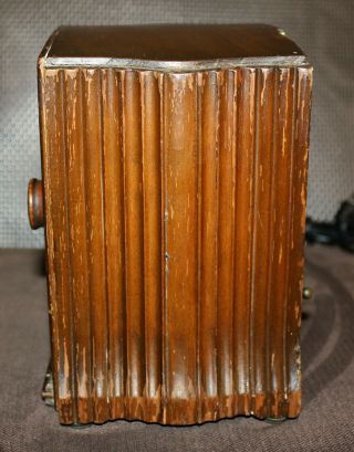 VINTAGE OLD ANTIQUE MIDGET TUBE RADIO;EARLY 1930 ' S,  BRAND UNKNOWN,  RESTORED, 8