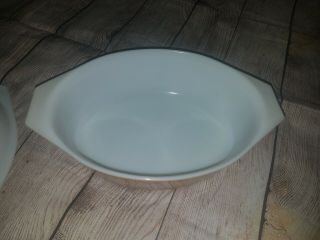 Vintage Pyrex 2.  5 Quart gold/butterscotch Oval Casserole Dish Bowl With Lid 045 3