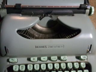 Vintage 1963 Hermes 3000 Seafoam Portable Typewriter 2