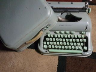 Vintage 1963 Hermes 3000 Seafoam Portable Typewriter 4