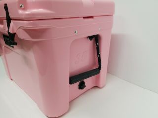 YETI Tundra 35 PINK Cooler -.  RARE bonus Pink Hat 7