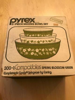 Vintage Pyrex 300 - 1 3 Piece Mixing Bowl Set 1970’s