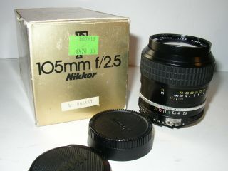 Vintage Nikon Nikkor Camera Lens w/ Caps 105mm 1:2.  5 846461 $420 2