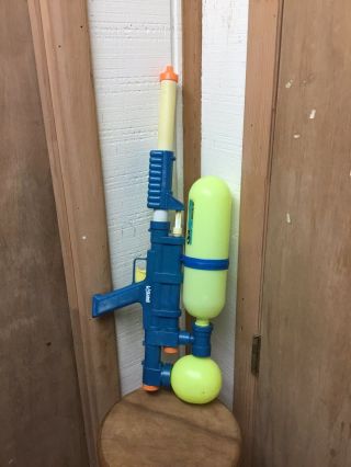 Vintage Soaker 100 Water Gun Blue & Yellow 1990 