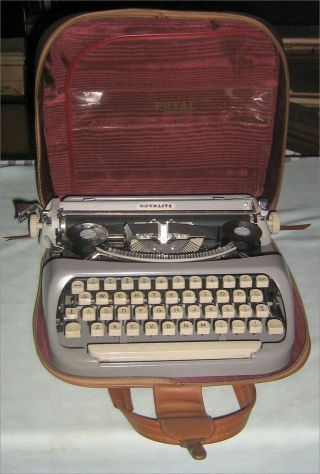 Vintage 1968 Royal Royalite Portable Typewriter With Leather Case,