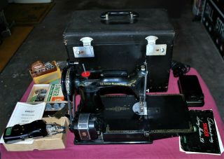 Vintage Red S 1961 Singer Featherweight Sewing Machine Model 221k W/case 1961