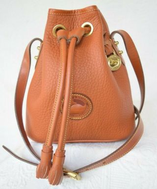 Vtg Dooney & Bourke Awl British Tan Leather Bucket Drawstring Cross Body Bag