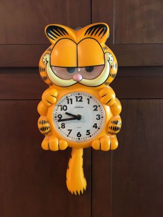 Vintage Garfield Clock By Sunbeam With Moving Tail & Eyes - Great