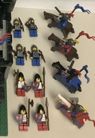 Vintage LEGO Castle Set 6085.  Black Monarchs Castle,  Complete.  Black Knights 6