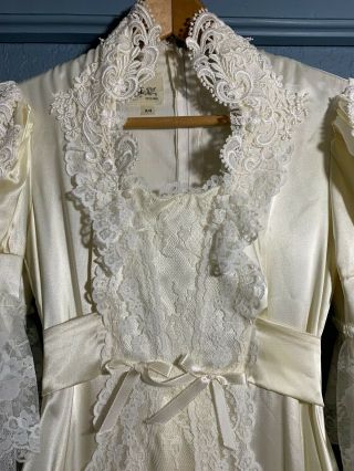 Vintage Loralie Originals gown lace ivory satin sz 3/4 Victorian wedding 3