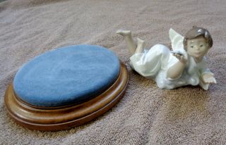 Vintage Lladro " Making A Wish " Figurine With Platform
