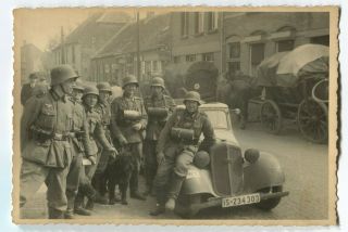 German Wwii Archive Photo: Wehrmacht Soldiers & Dog With Vintage Motor Car