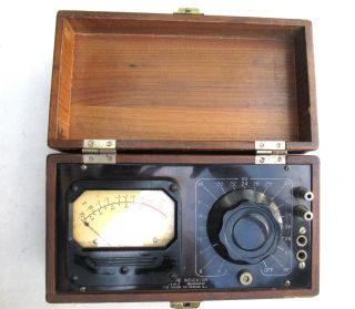 Vintage Daven 911 - A Vu Meter With Weston 802,  Wooden Box,  Fine