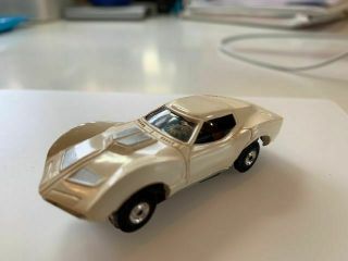 Vintage Aurora T Jet Chassis - Corvette Mako Shark/white - Ho Slot Car