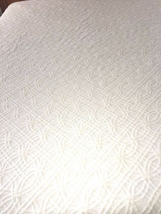 CIRCA 1950s VINTAGE WHITE COTTON CHENILLE BEDSPREAD 91 